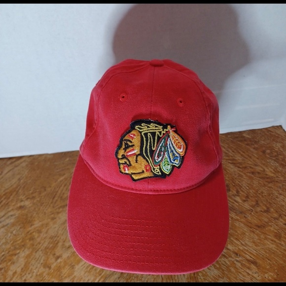 Chicago Black Hawks Mitchell & Ness NHL Solid Snapback Hat Cap Red - Picture 1 of 7